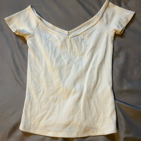 White Slightly Cropped Top - Picture 2 of 3